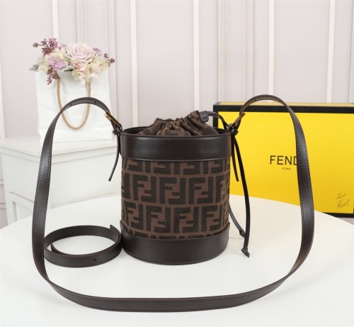 FendiBucket001JQE071