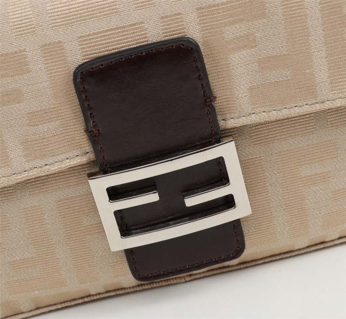 Fendi072JQE041