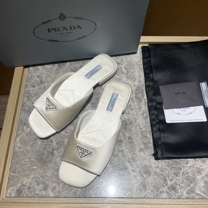 Prada shoes flat bottom 1.5CM sandal 005