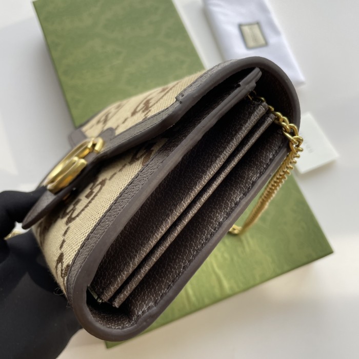Gucci401232LM021