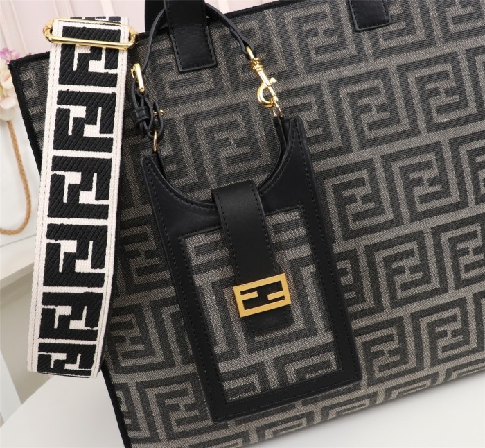 Fendi2015JQE052