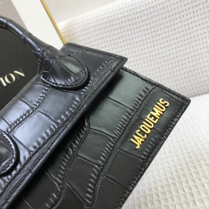 JACQUEMUS2025 22PJ541