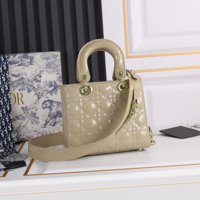 Dior2026XB081
