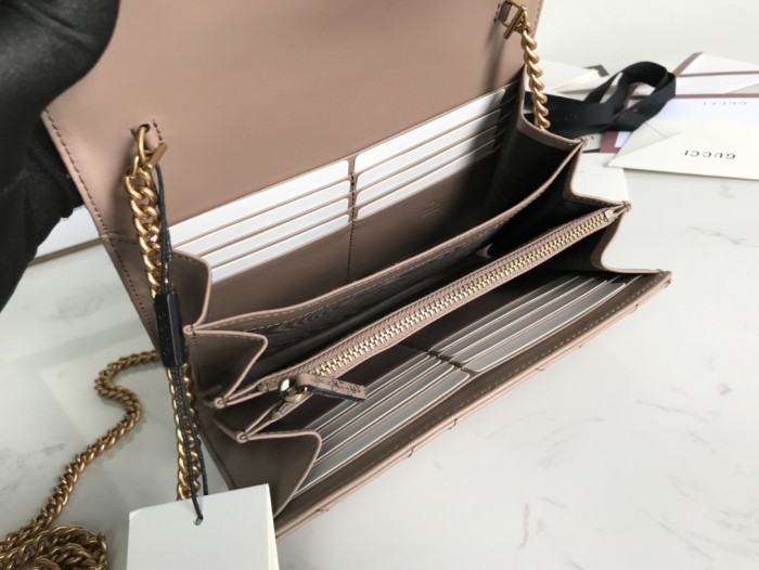 Gucci474575smile071