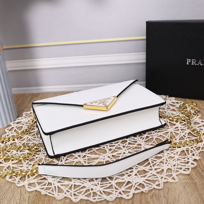 Prada0836 22PJ551