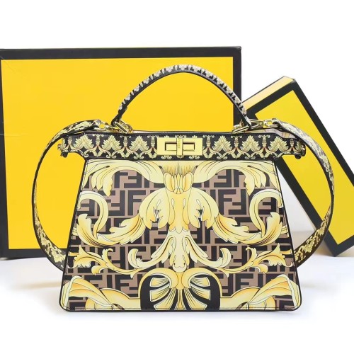 Fendi008JQE082