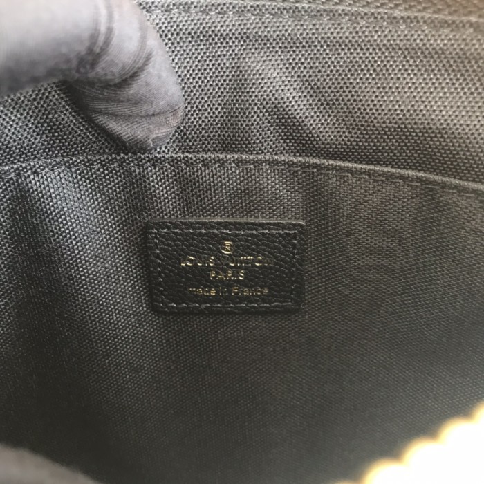 Louis Vuitton DAILY POUCH