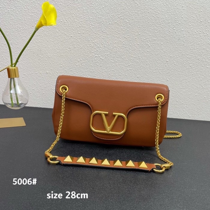 VALENTINO STUD SIGN NAPPA SHOULDER BAG