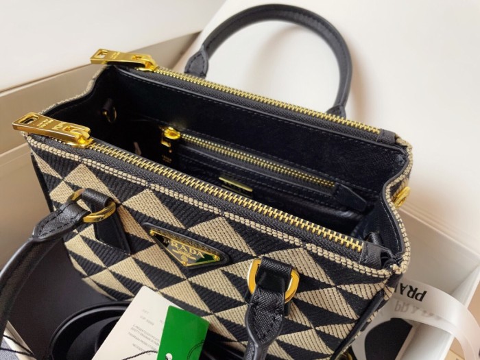 Prada1BA906 XX012