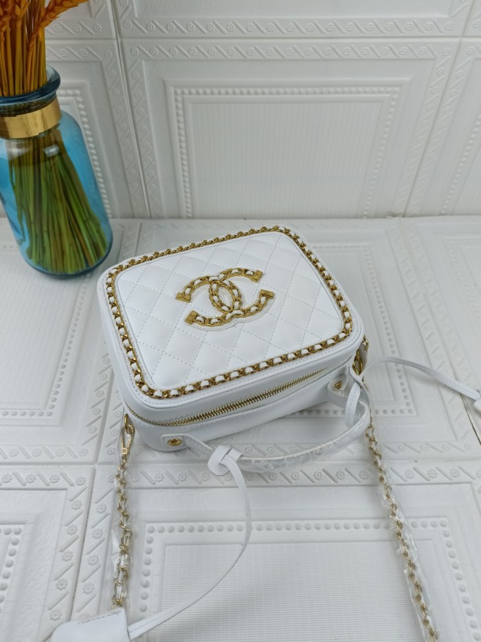 chanel228largePYD032