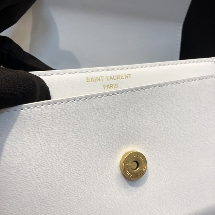 YSL SUNSET MEDIUM CHAIN BAG IN SMOOTH LEATHER