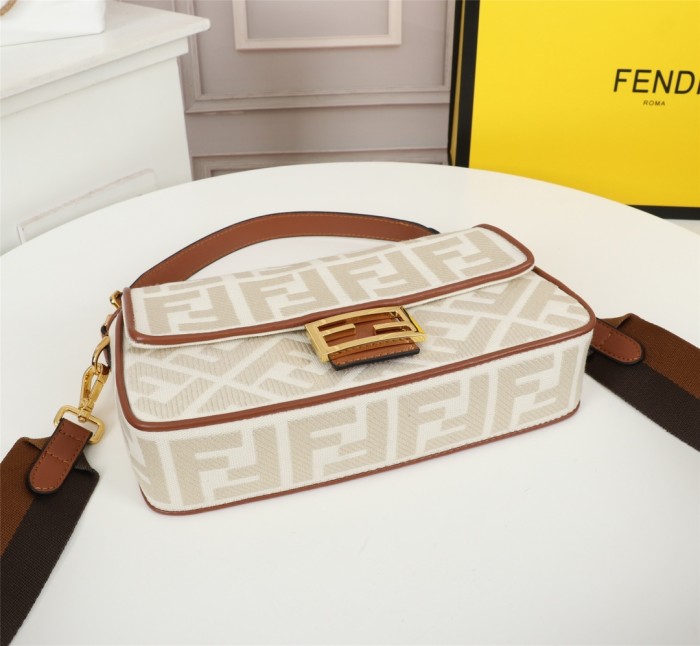 FendiF337JQE022