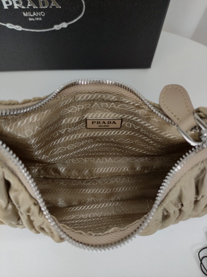 Prada003 22PJ09