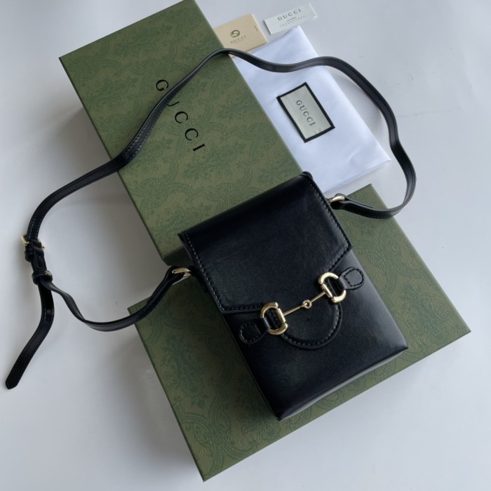 Gucci625615LM011