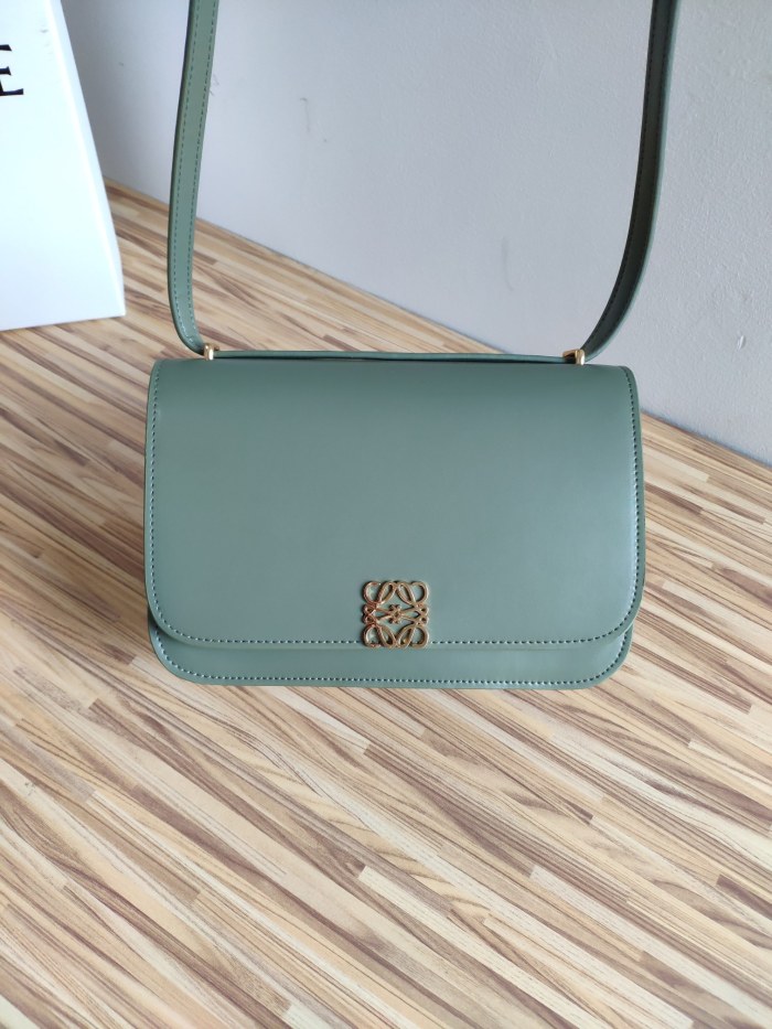 Loewe001 22PJ012 022