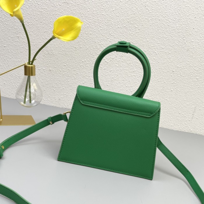 JACQUEMUS 2023 22PJ551
