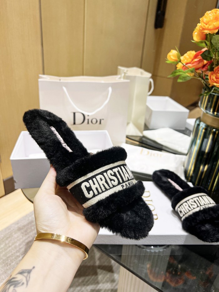 Dior shoes Plush slippers Embroidered logo CD001