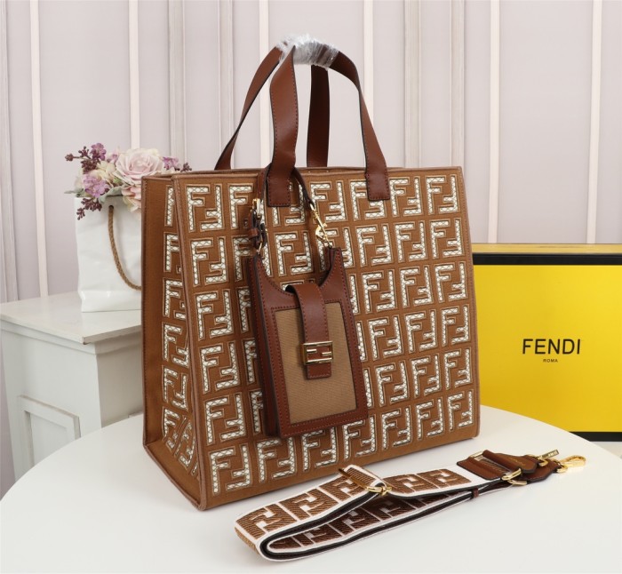 Fendi2015JQE023
