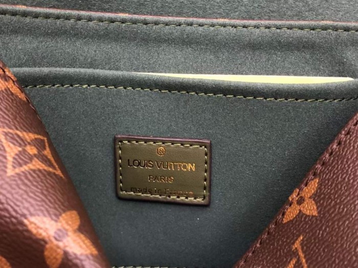 Louis Vuitton LOCKY BB M44080