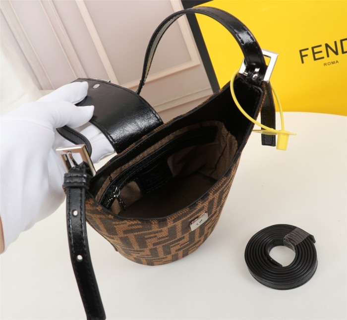 Fendi2010JQE071