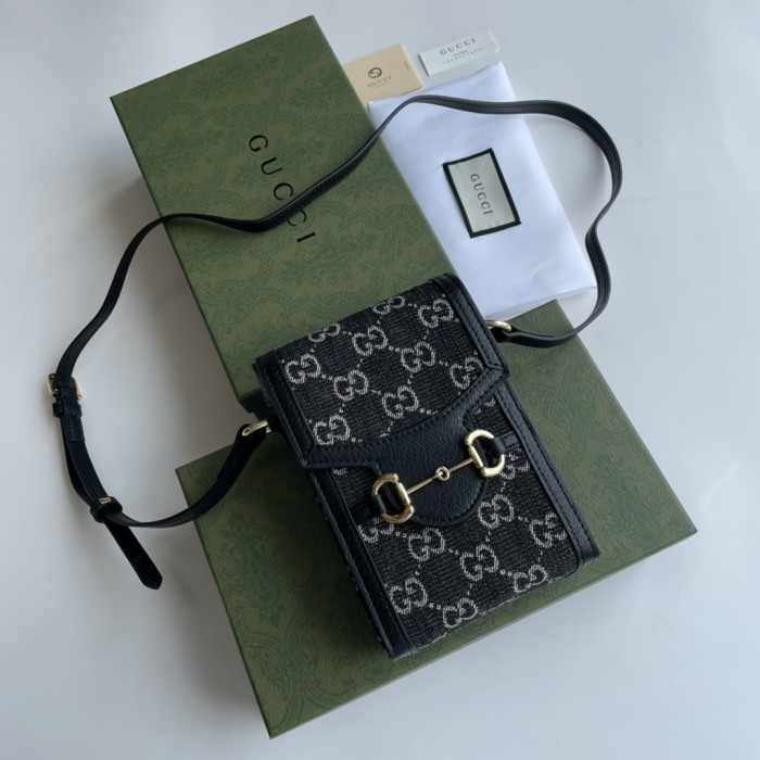 Gucci625615LM011