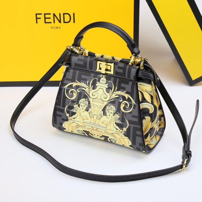 Fendi009JQE052
