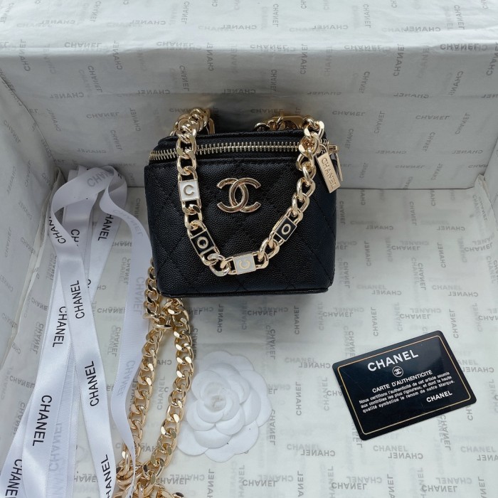chanel1037PYD561