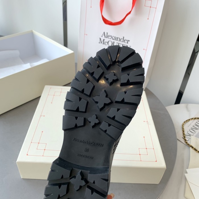 Alexander MCQueen shoes Low-top fluff inside 001
