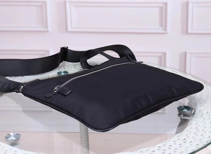 Prada052HMF041