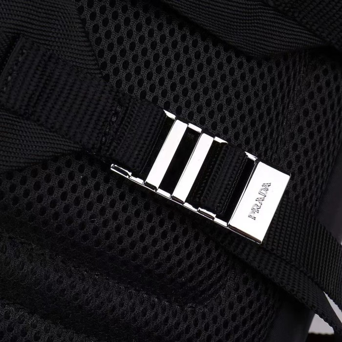Prada025HMF071