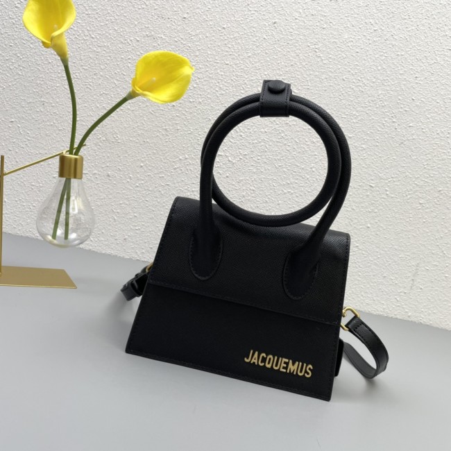 JACQUEMUS 2023 22PJ551