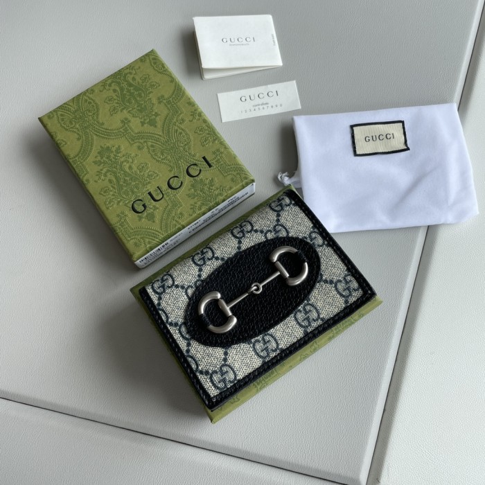 Gucci621887LM06