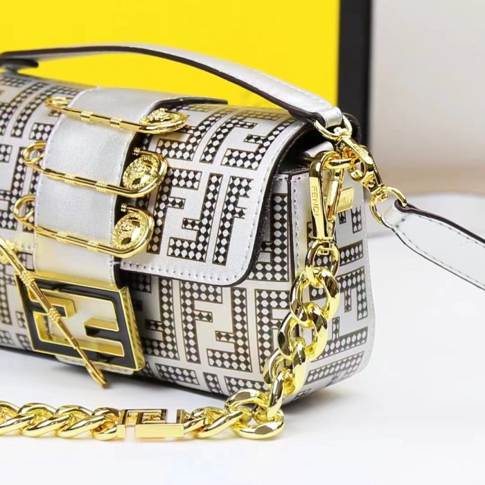 Fendi002JQE091