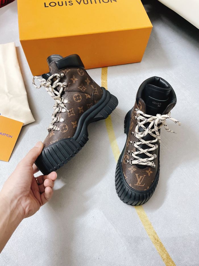 Louis Vuitton shoes RUBY FLAT RANGER LV009