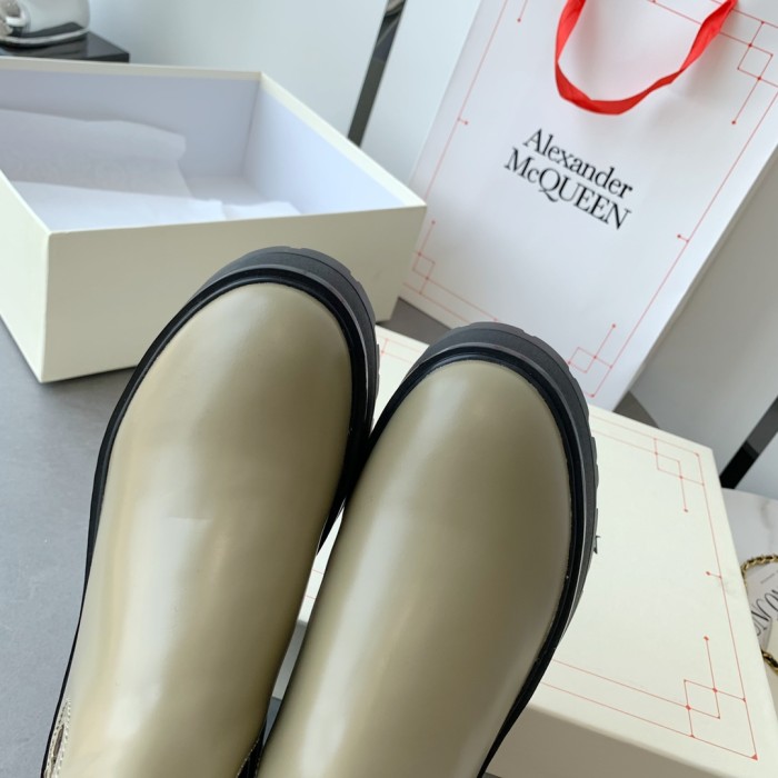 Alexander MCQueen shoes fluff inside high-top no shoelace 001