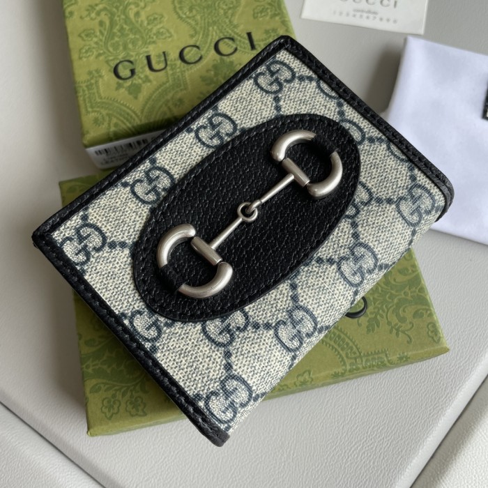 Gucci621887LM06