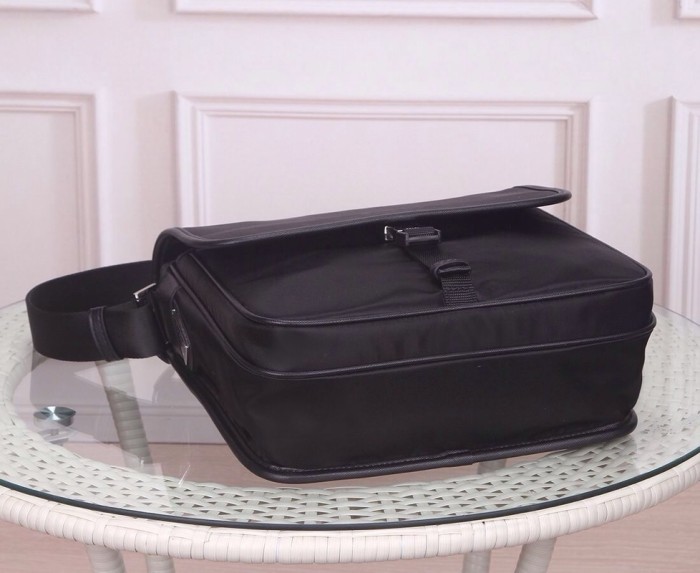 Prada messenger bag 0770