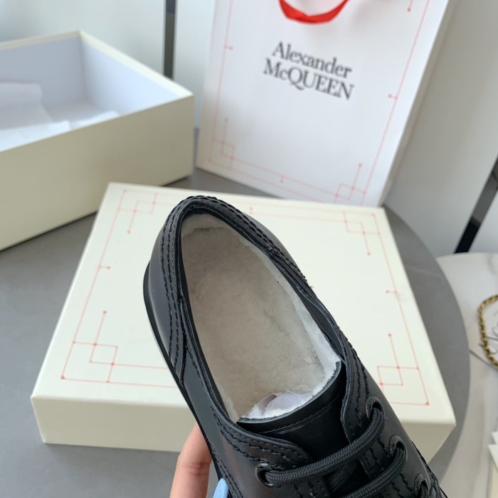 Alexander MCQueen shoes Low-top fluff inside 001