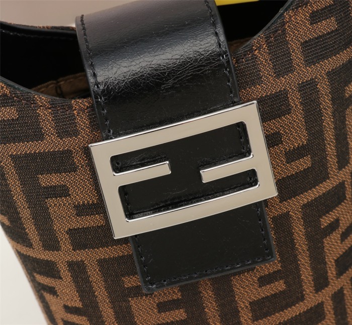 Fendi2010JQE071