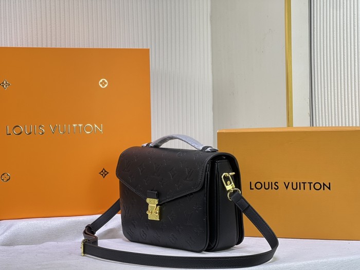 Louis Vuitton POCHETTE MÉTIS