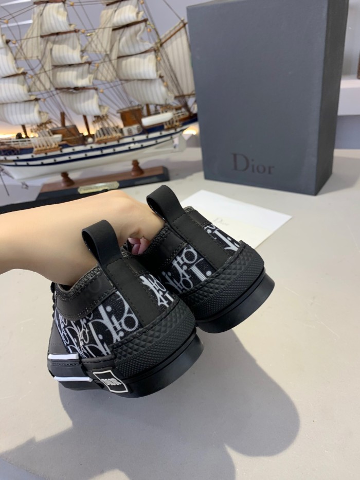 Dior&Kaws帆布鞋072