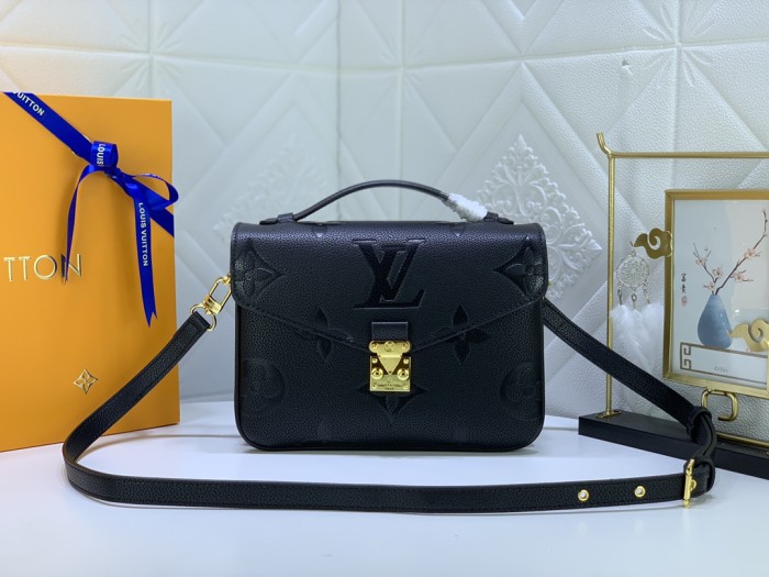 Louis Vuitton POCHETTE MÉTIS