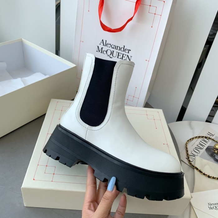 Alexander MCQueen shoes fluff inside high-top no shoelace 001