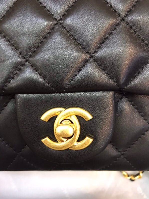 Chanel 17CM 2048
