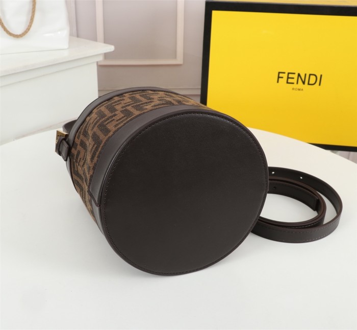 FendiBucket001JQE071