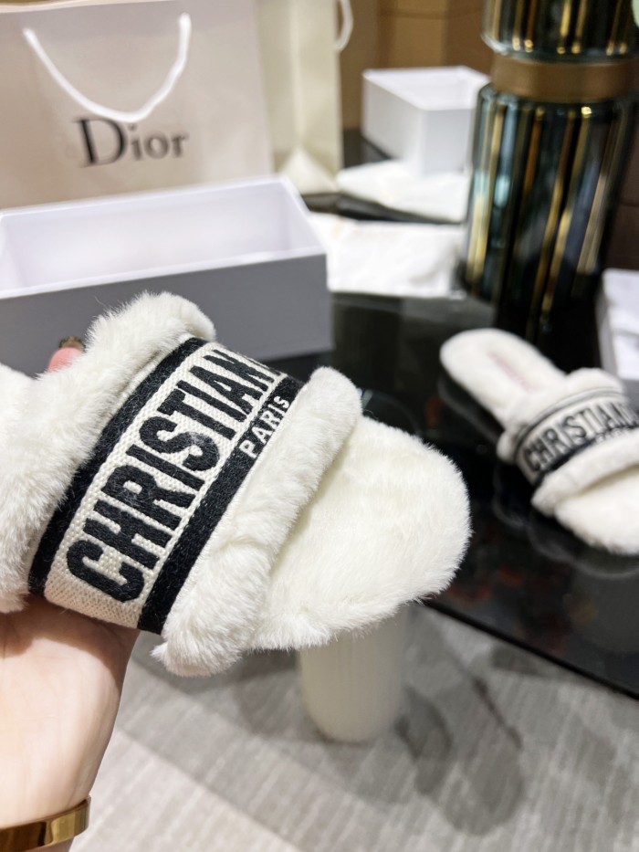 Dior shoes Plush slippers Embroidered logo CD001