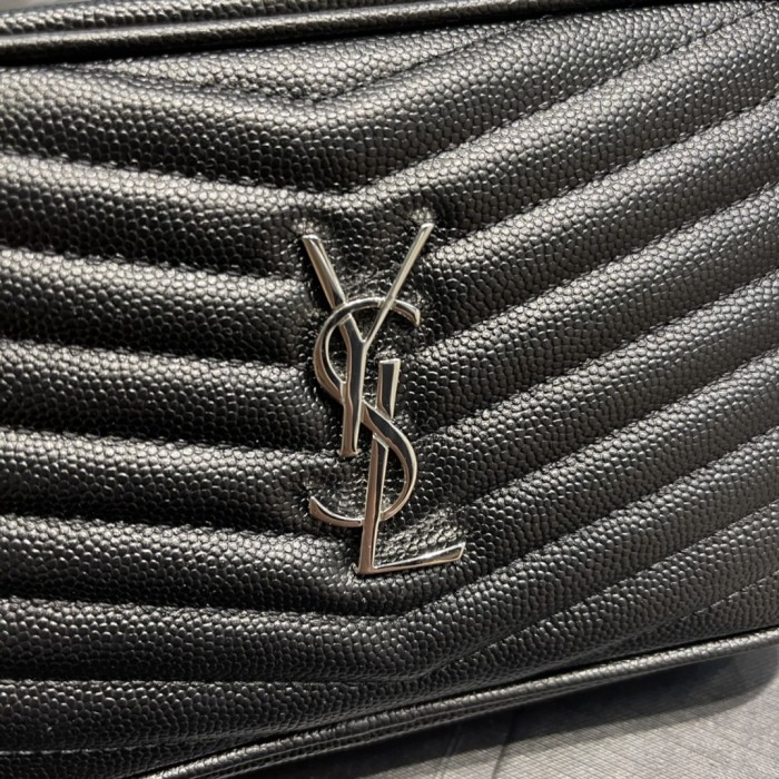 YSL585040LL521