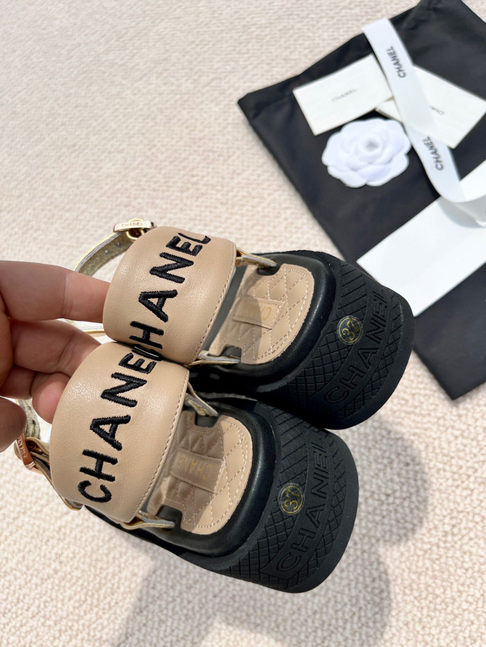 Chanel 糖果色凉鞋052