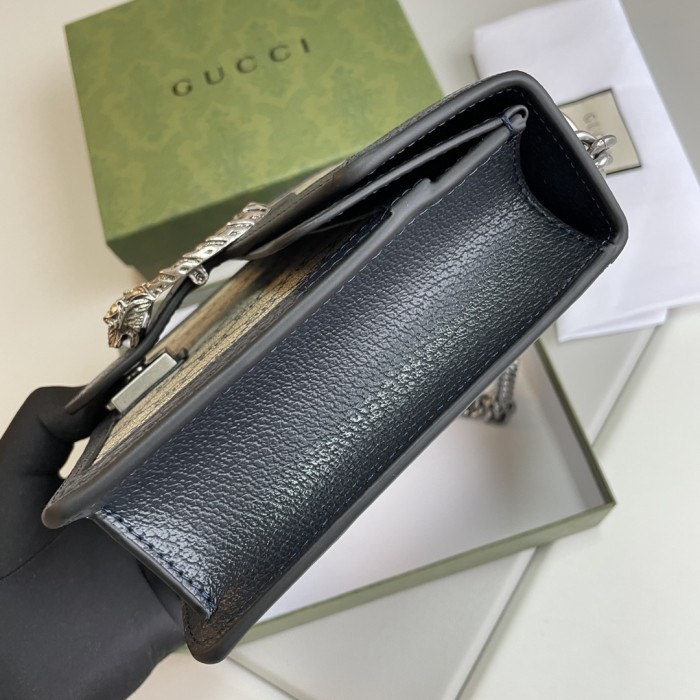 Gucci421970LM521