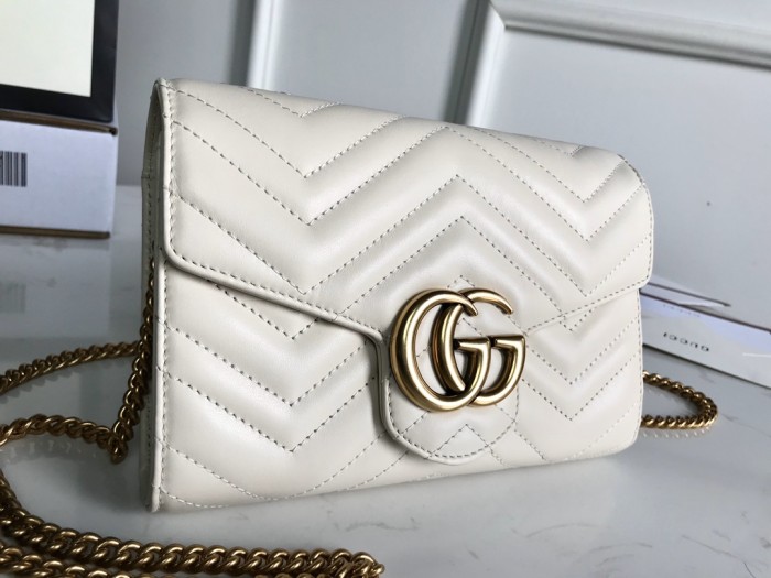 Gucci474575smile071
